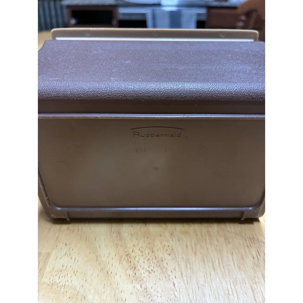 Vintage Rubbermaid Brown Recipe Box Hard Plastic With Recipe Cards